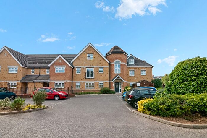2 Bedroom Flat For Sale In Murray Court, St Margarets Road, Hanwell, W7