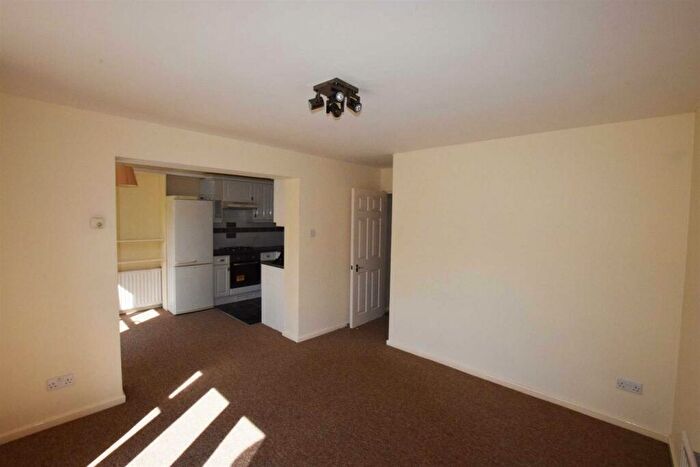 2 Bedroom Apartment To Rent In Twin Foxes, Woolmer Green, SG3