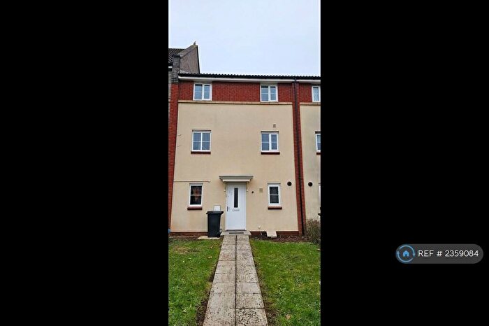 3 Bedroom Terraced House To Rent In Whitefield Road, Bristol, BS5