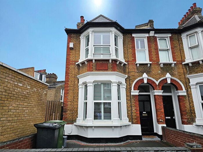3 Bedroom End Terrace House For Sale In Beechfield Road, London, SE6