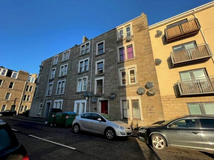 1 Bedroom Flat To Rent In West Street, Dundee, DD3