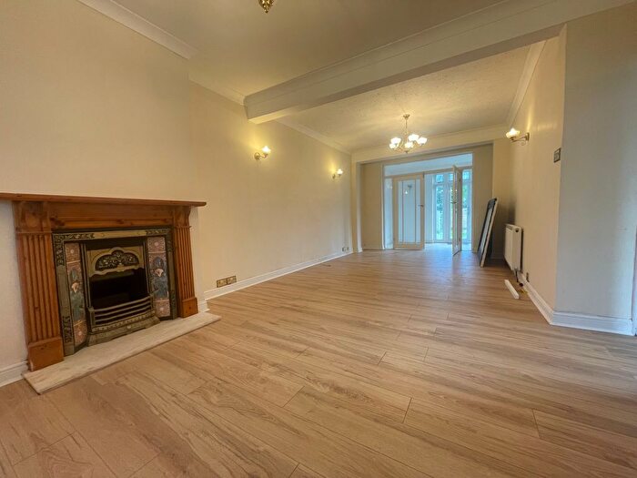 3 Bedroom Terraced House To Rent In St. Clair Close, Ilford, IG5