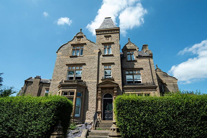 2 Bedroom Flat For Sale In Flat Burlington House, Park Drive, Huddersfield, HD1