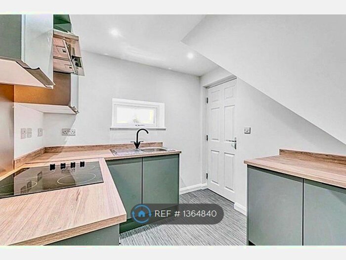 1 Bedroom Flat To Rent In Millrise Road, Stoke-On-Trent, ST2