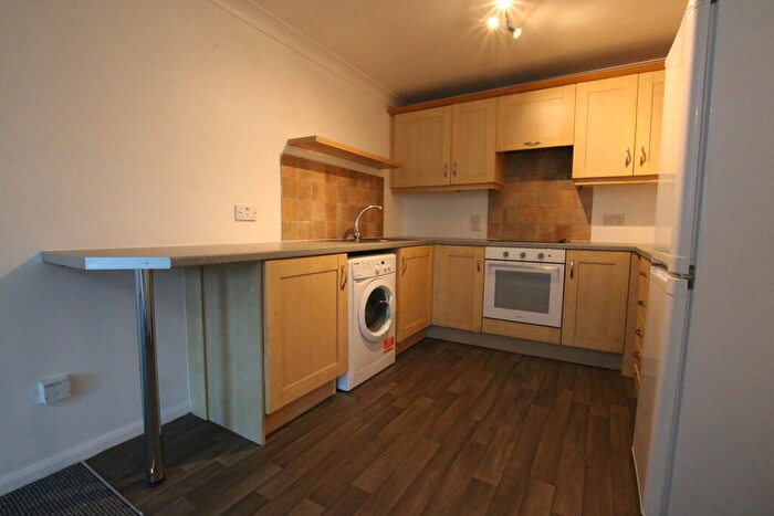 1 Bedroom Apartment For Sale In Colnbrook, SL3