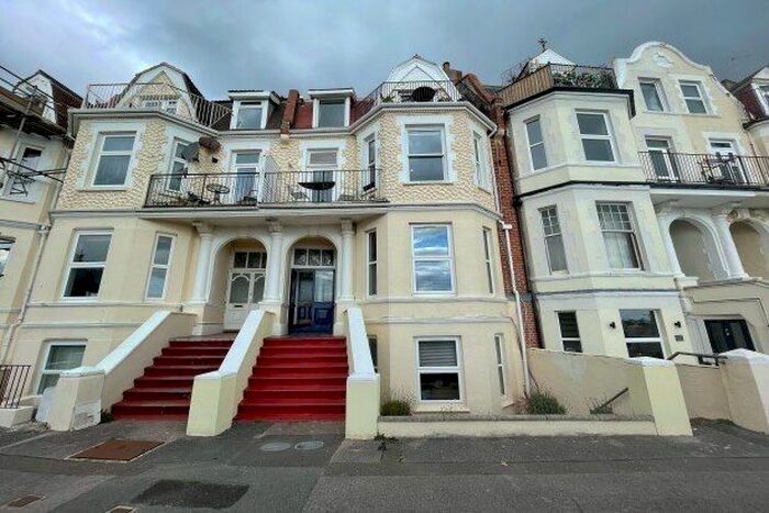 2 Bedroom Flat To Rent In Undercliff Road, Bournemouth, BH5