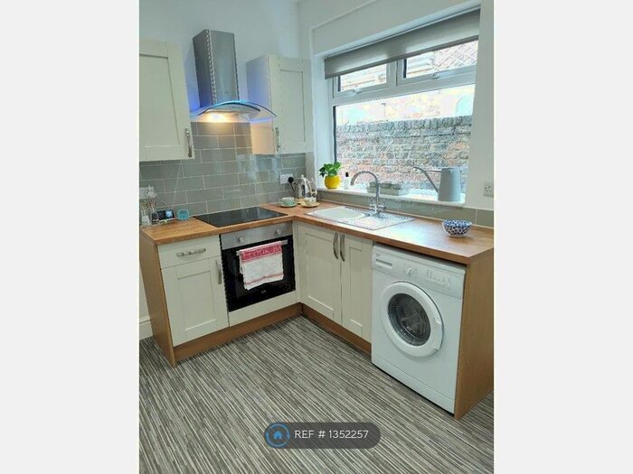 1 Bedroom Flat To Rent In Poppleton Road, York, YO26