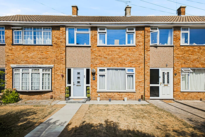 3 Bedroom Terraced House For Sale In The Tyrells, Corringham, SS17