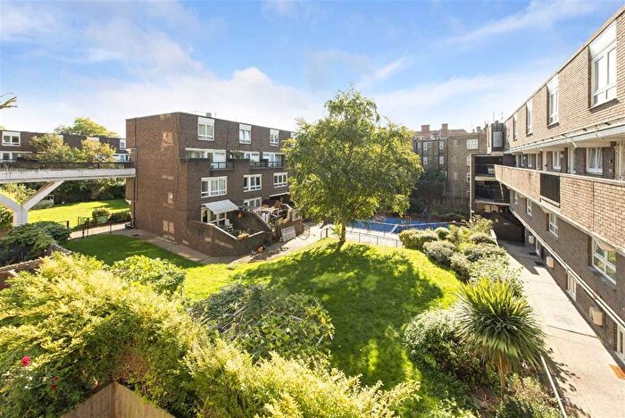 2 Bedroom Flat To Rent In Oakley Square, Camden, NW1