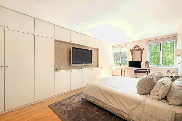 2 Bedroom Flat To Rent In Collingham Gardens, Gloucester Road, London, SW5