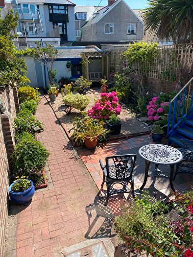 2 Bedroom Flat To Rent In Esplanade Avenue, Porthcawl, CF36