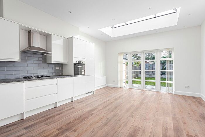 4 Bedroom Terraced House To Rent In Percy Road, Hampton, TW12