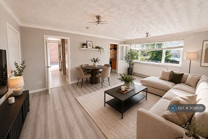 2 Bedroom Flat To Rent In Lornes Close, Southend-On-Sea, SS2