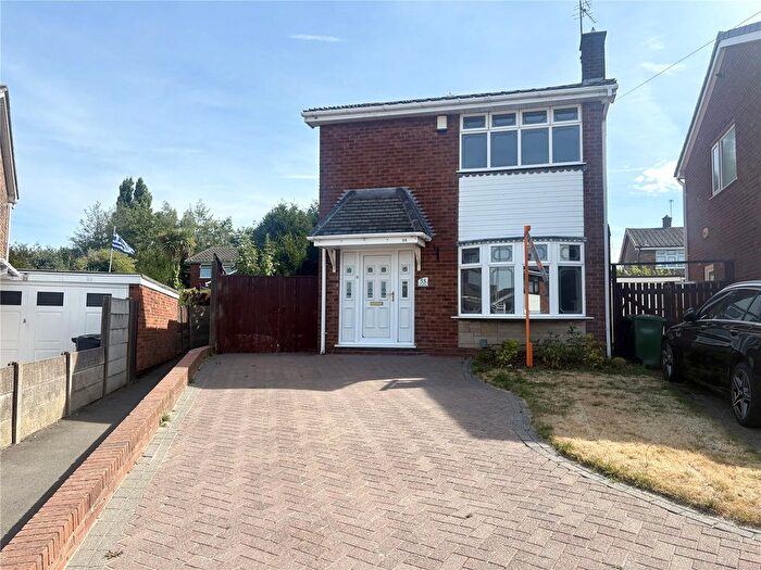 3 Bedroom Detached House For Sale In Longwood Rise, Willenhall, West Midlands, WV12