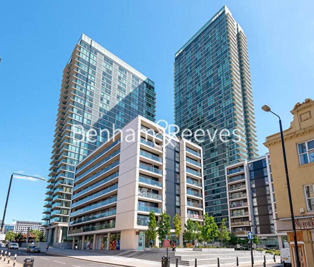 2 Bedroom Apartment To Rent In Marsh Wall, London, E14