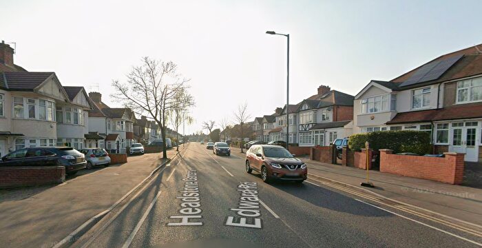 Studio To Rent In Headstone Gardens, Harrow, HA2