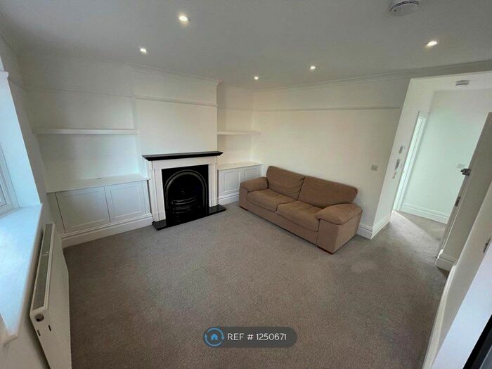 1 Bedroom Flat To Rent In West Barnes Lane, New Malden KT3