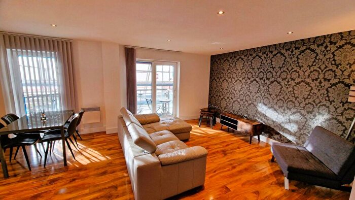 2 Bedroom Apartment To Rent In , Taylorson St South, M5