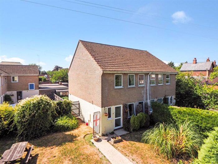 3 Bedroom Semi Detached House For Sale In Millway Road, Andover, SP10