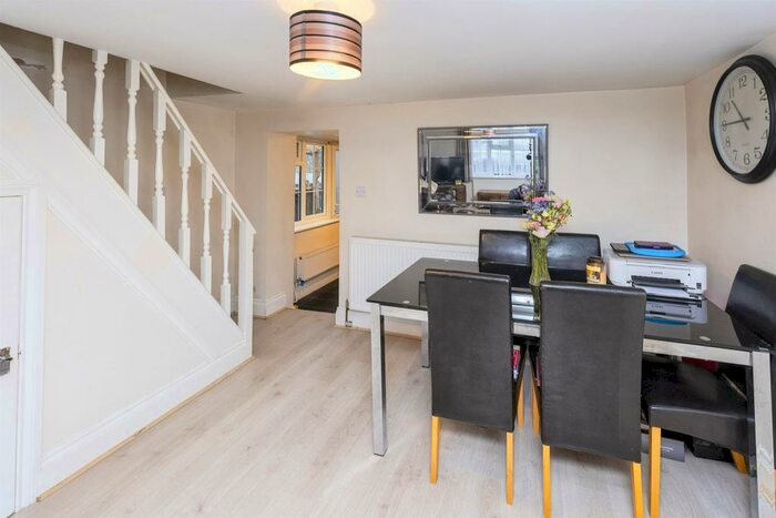 2 Bedroom Character Property For Sale In Holbeach Road, Spalding, PE11