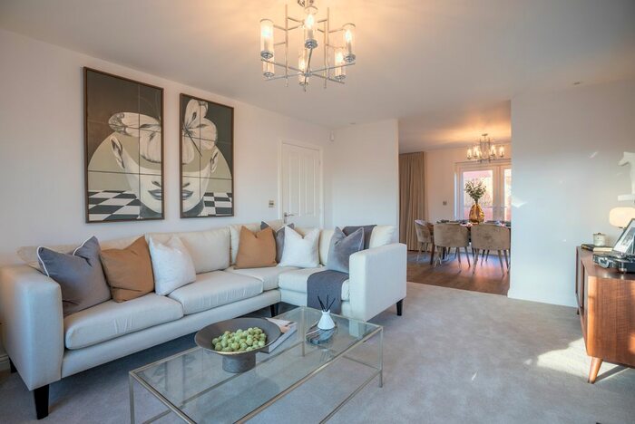 4 Bedroom Detached House For Sale In Great North Road, Fernwood, NG24