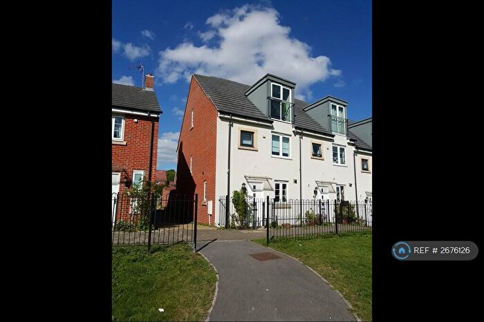 3 Bedroom End Of Terrace House To Rent In Sinclair Drive, Basingstoke, RG21