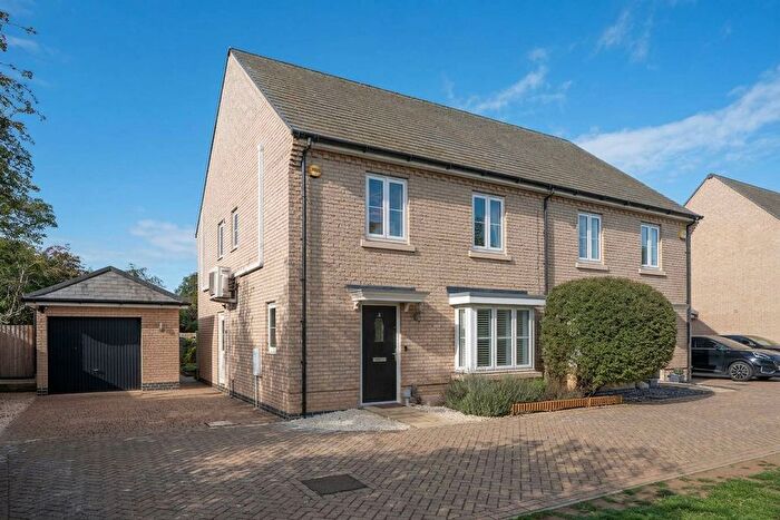 4 Bedroom Semi-Detached House For Sale In Racecourse View, Cottenham, CB24
