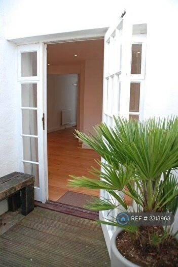 1 Bedroom Flat To Rent In Hampton Place, Brighton, BN1