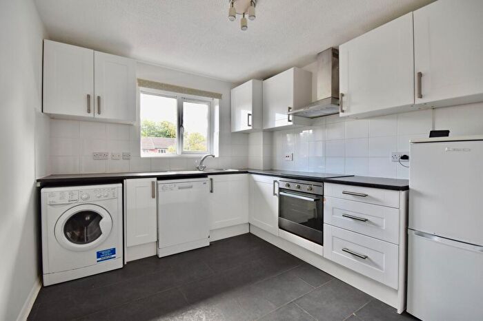 1 Bedroom Flat For Sale In Church Road, Great Bookham, KT23