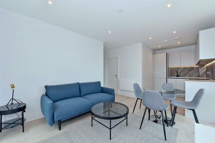 1 Bedroom Apartment To Rent In Artesian House, Memorial Avenue, Slough, SL1