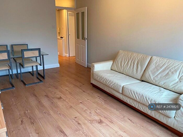 1 Bedroom Flat To Rent In Deanswood, London, N11