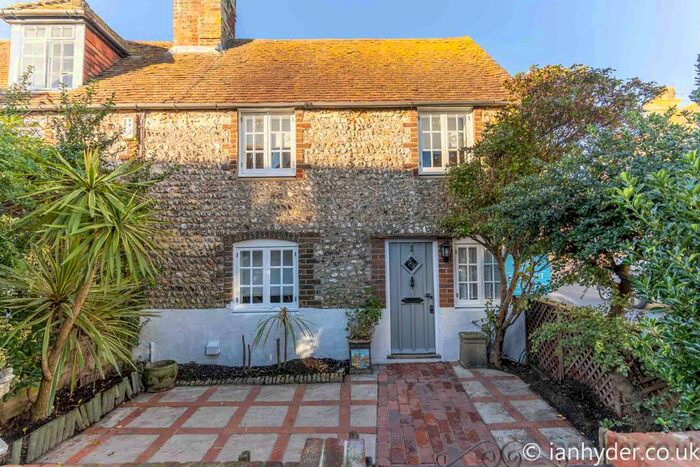 2 Bedroom Cottage To Rent In Margos Mews, High Street, Rottingdean, Brighton, BN2