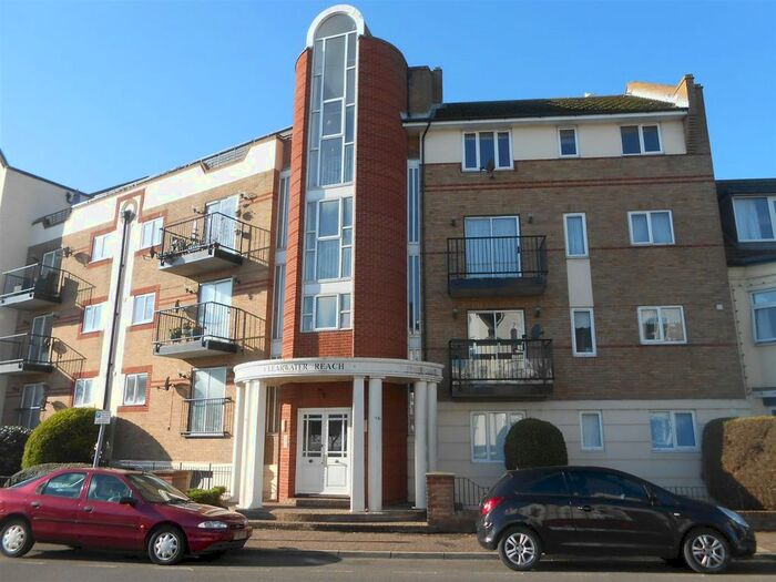 2 Bedroom Flat To Rent In Clearwater Reach, Marine Parade East, Clacton-On-Sea, CO15