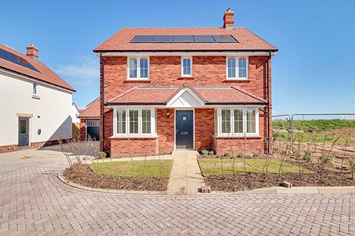4 Bedroom Detached House For Sale In Malthouse Meadows, West Street, Sompting, BN15