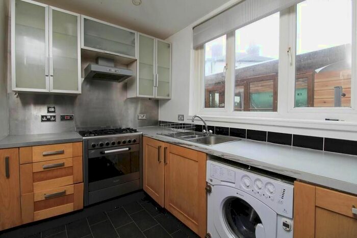 3 Bedroom Detached House To Rent In Kent Road, Southampton, SO17
