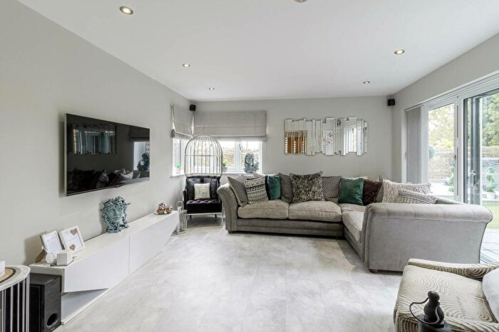 5 Bedroom Detached House For Sale In Mansel Close, Cosgrove, MK19