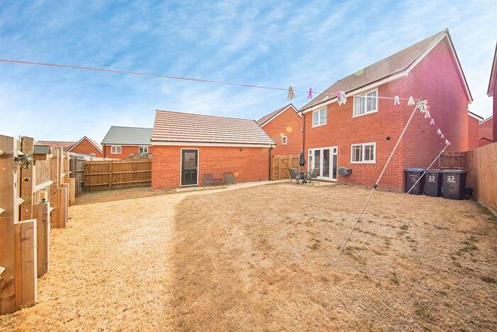 3 Bedroom Detached House For Sale In Bronze Barrow Way, Bramford, Ipswich, IP8