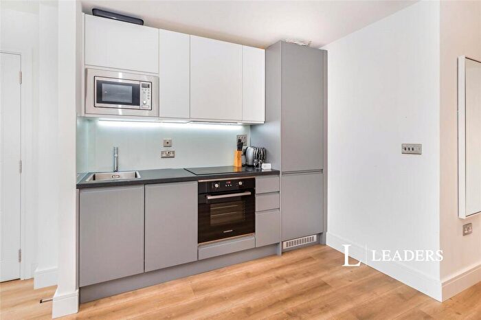 1 Bedroom Flat To Rent In Wood Street, East Grinstead, West Sussex, RH19