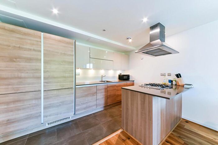 2 Bedroom Flat To Rent In Crowder Street, London, E1