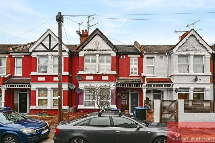 4 Bedroom Flat For Sale In Drayton Road, London, NW10