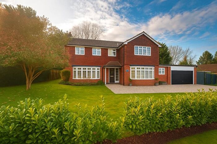 5 Bedroom Property To Rent In Holmwood Close, East Horsley, Leatherhead, KT24