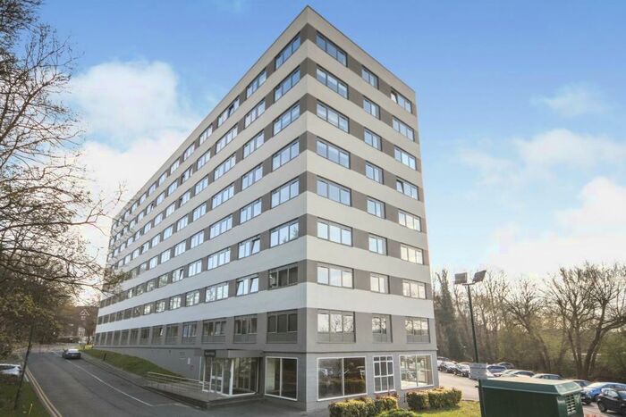 2 Bedroom Apartment To Rent In Hubert Road, Brentwood, CM14