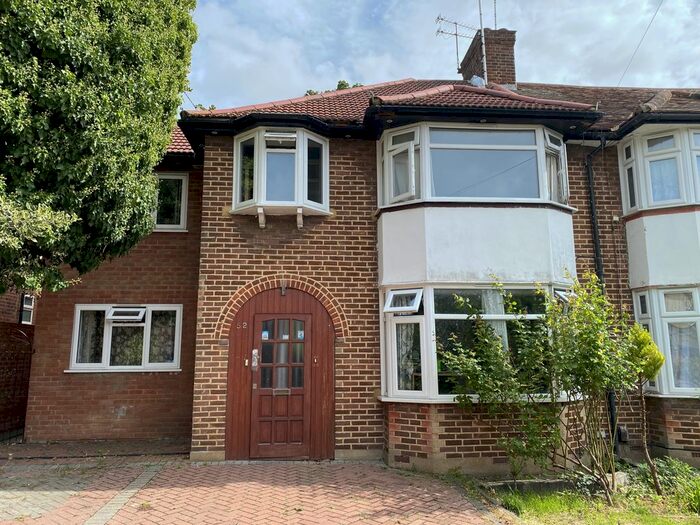 6 Bedroom Semi-Detached House To Rent In Barn Way, Wembley, Greater London, HA9