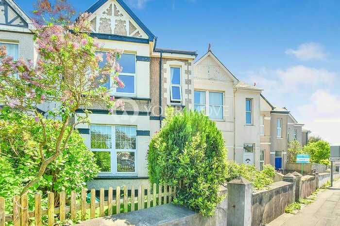 2 Bedroom Flat To Rent In Outland Road, Plymouth, Devon, PL2