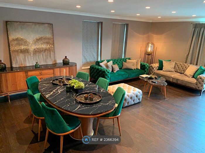 2 Bedroom Flat To Rent In Pembroke Road, London, W8