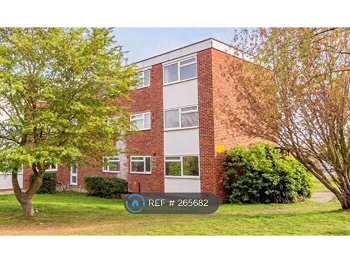 2 Bedroom Flat To Rent In Wessex Drive, Erith, DA8