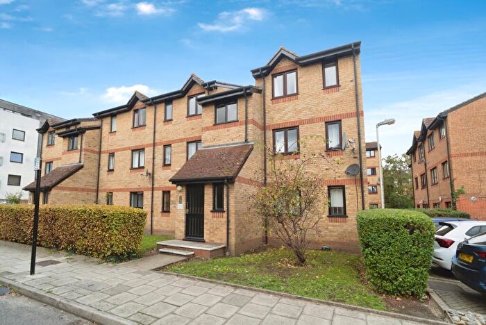 1 Bedroom Flat For Sale In Glenville Grove, London, SE8