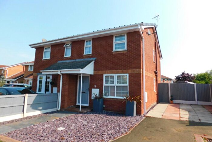 2 Bedroom Semi-Detached House To Rent In Padworth Place, Leighton, Crewe, CW1