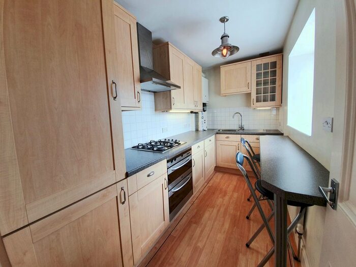 2 Bedroom Flat To Rent In Dartmouth Road, Paignton, TQ4