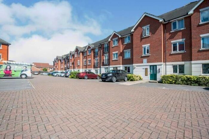 3 Bedroom Flat To Rent In Grenville Road, Chafford Hundred, Grays, RM16